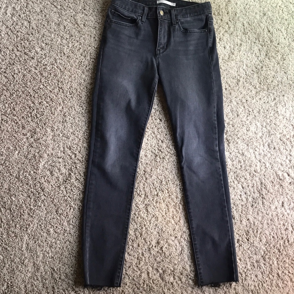 Women’s Levi’s 711 skinny gray wash jeans 27